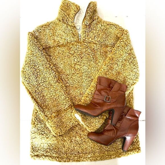 Fantastic Fawn Tops - Fantastic Fawn Sherpa